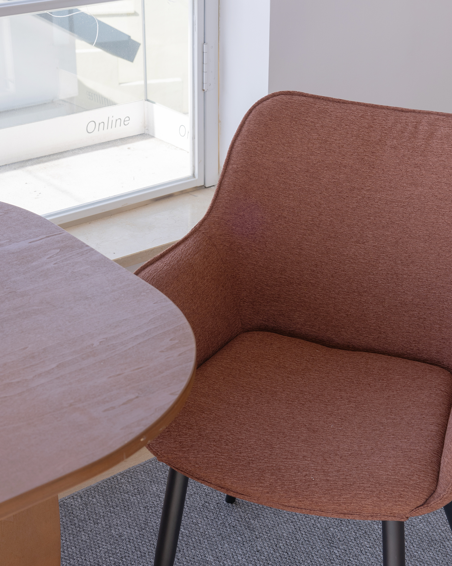 Современные изогнутые обеденные стулья Современные изогнутые обеденные стулья