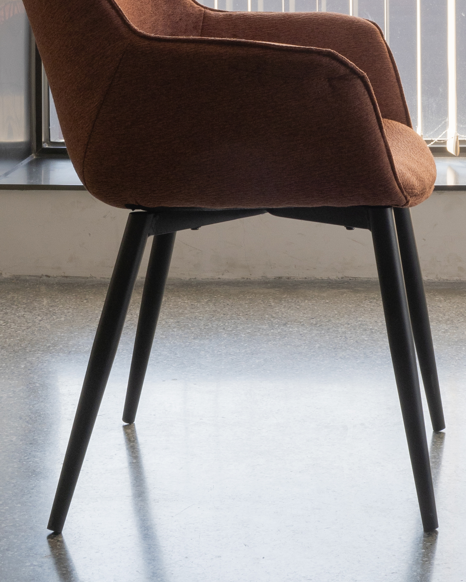 Современные изогнутые обеденные стулья Современные изогнутые обеденные стулья