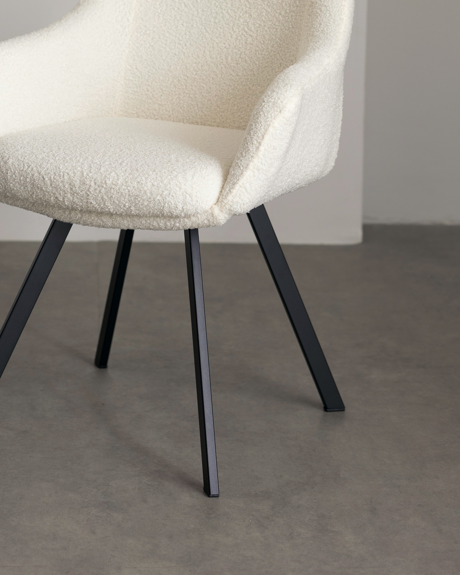 Уютные обившие обеденные стулья Уютные обившие обеденные стулья