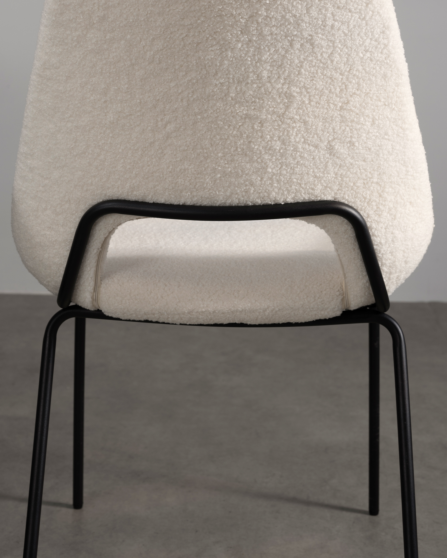 Обеденный стул с пустой спиной Обеденный стул с пустой спиной