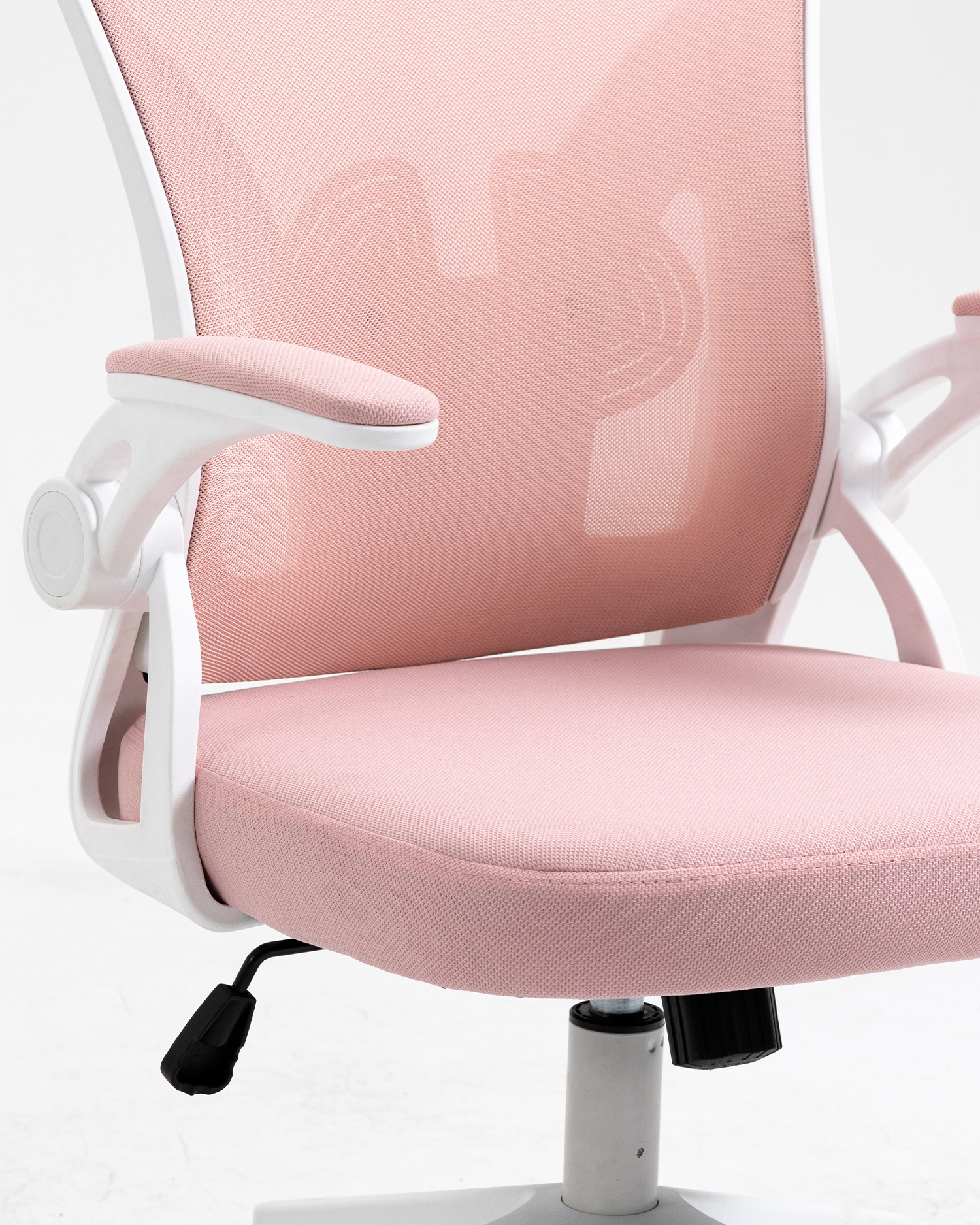 Офисное кресло с регулируемым подлокотником Офисное кресло с регулируемым подлокотником